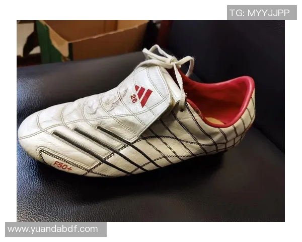 世界足坛球星脚下最贵足球鞋价格揭秘引领潮流风向标